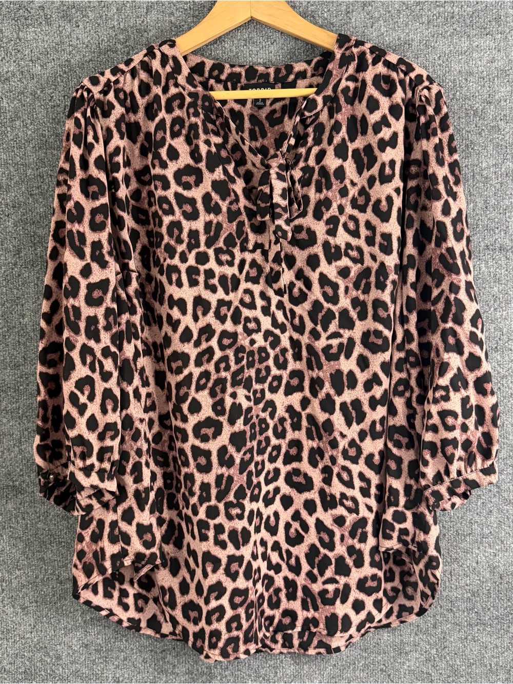 Torrid Womens 2X Mauve Black Animal Print Top 3/4 Sleeve Tie Neck Office Casual